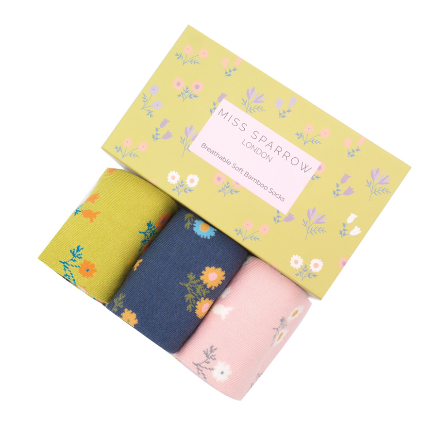 Women's Dainty Floral Socks Gift Box